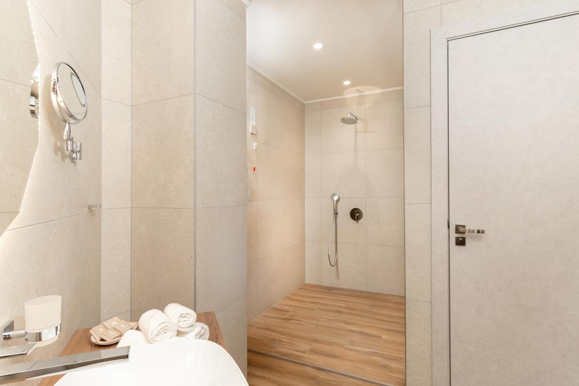 Atmosphere Balneo Hotel & Spa Pavel Banya Exterior photo