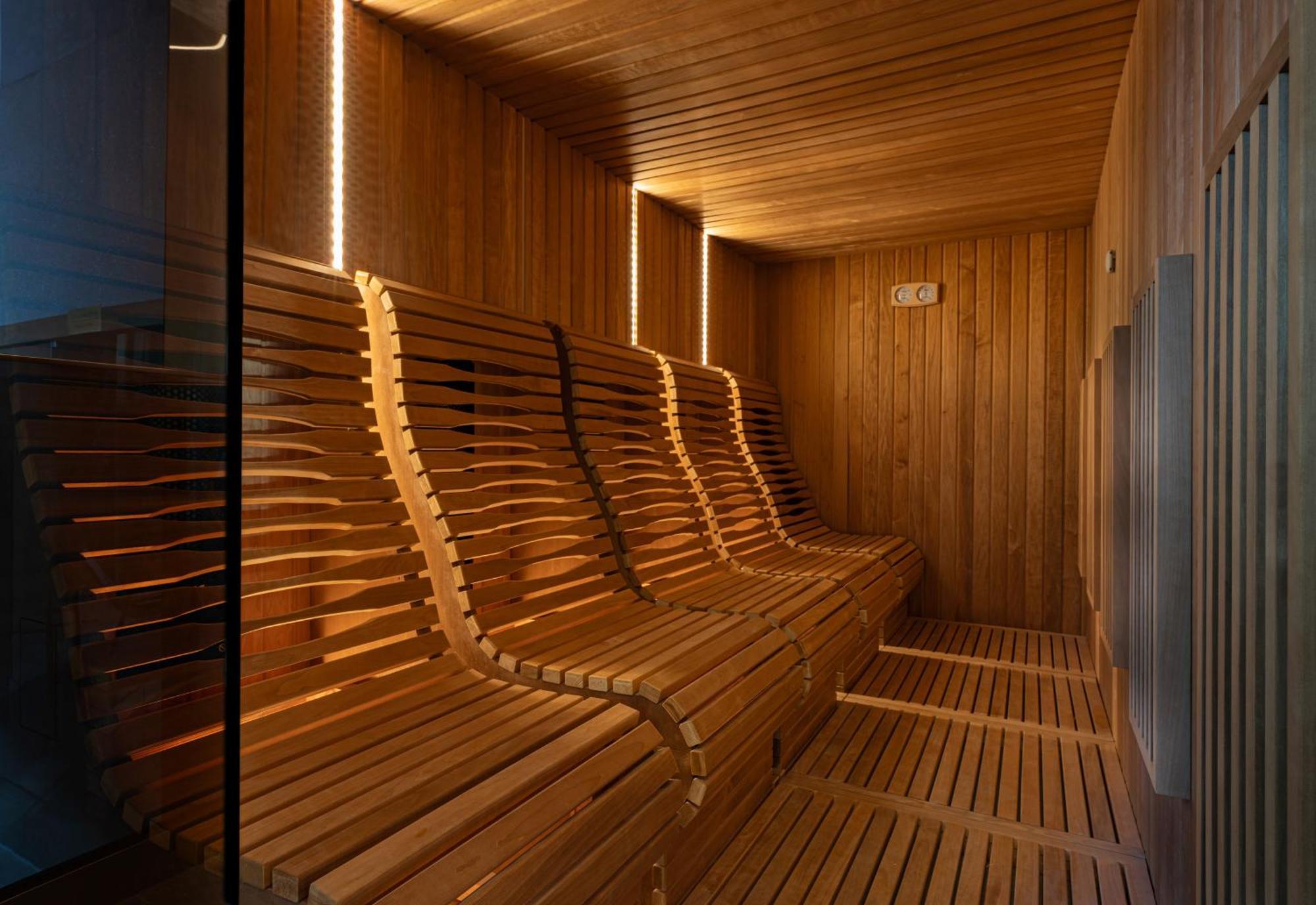 Atmosphere Balneo Hotel & Spa Pavel Banya Exterior photo